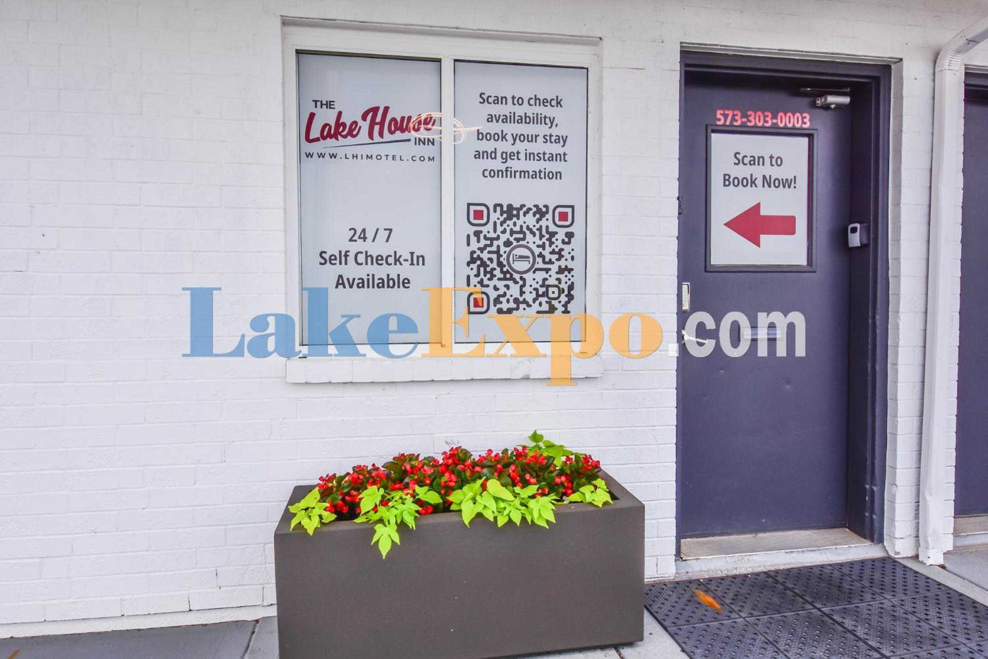The Lake House Inn Laurie Екстериор снимка